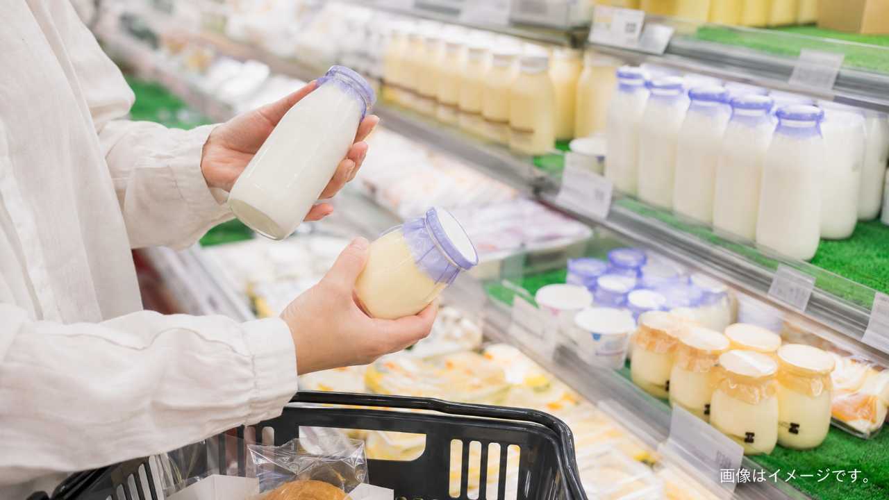 鳥取のローカルスーパーで白バラ牛乳風の乳製品や地元菓子